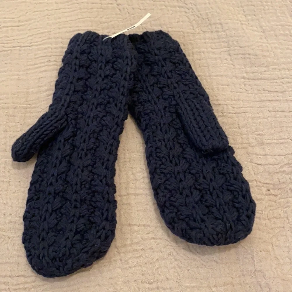 Set 2 pieces : Gap & H&M gloves. New